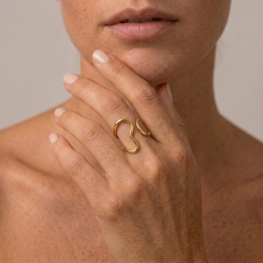 Luma Soft Curve Ring