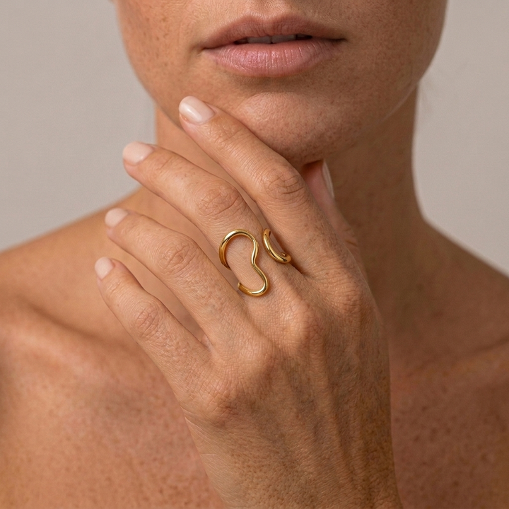Luma Soft Curve Ring