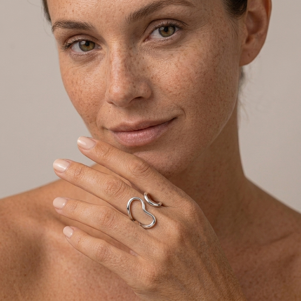 Luma Soft Curve Ring